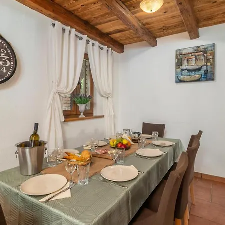 Ferienhaus Beautiful In Dolinci With Sauna *