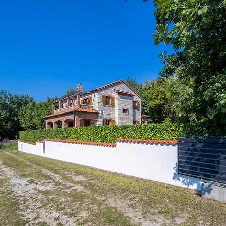 Beautiful In Dolinci With Sauna Ferienhaus *