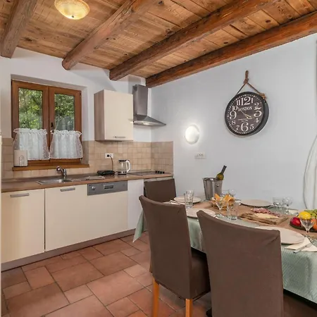 بيت للعطل Pet Friendly In Dolinci With Sauna Grižane