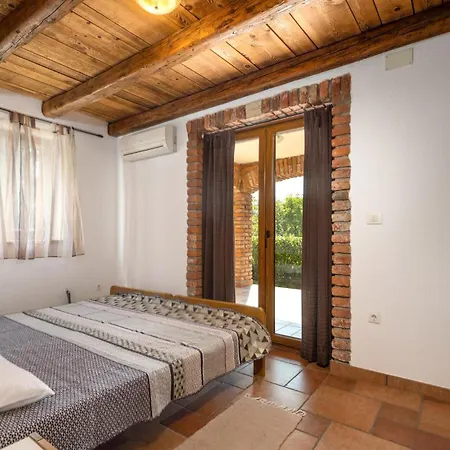 Pet Friendly In Dolinci With Sauna Vakantiehuis